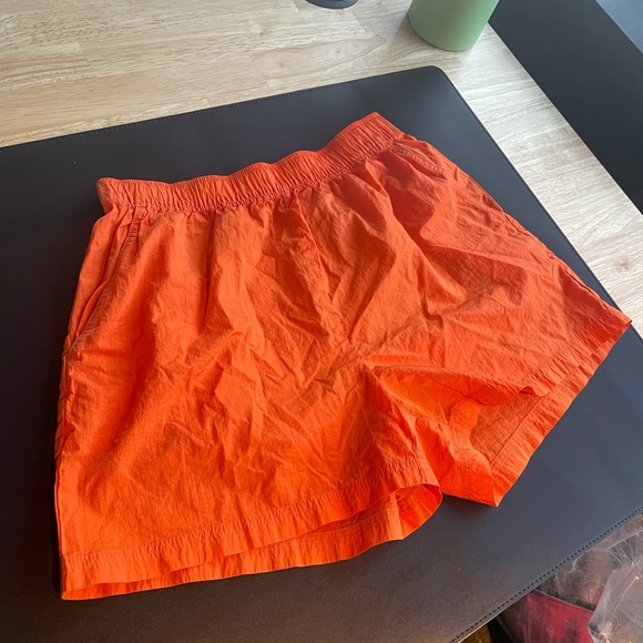 Aritzia Pants - TNA sport high waist shorts. Worn once!